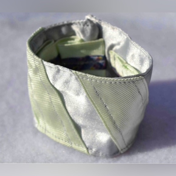 Reversible handmade satin silver mint ribbon fabric cuff bracelet tween - Picture 5 of 6